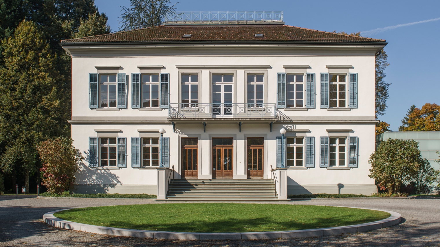 Das Foto zeigt eine Außenaufnahme des Künstlerhauses Palais Thurn & Taxis in der Bregenzer Gallusstraße.